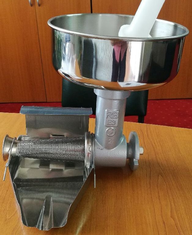 9502N Mașină de Tocat Carne Electrică Nr.5, Inox/Nylon - 10